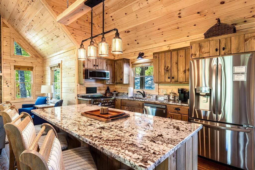 Luxe Family Cabin 8 Min To Downtown بلو ريدج المظهر الخارجي الصورة